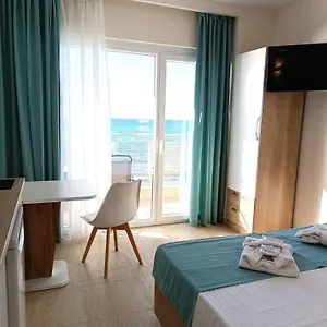 Apartmanhotel Navarino Luxe, Peraía